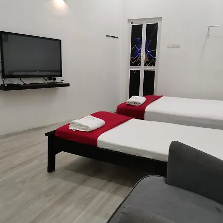Roomstay Hj Esmon Parit Raja Uthm Exterior photo