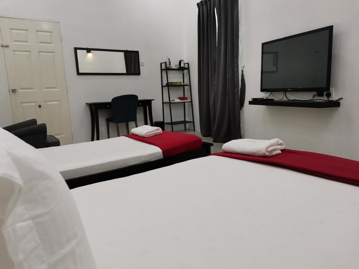 Roomstay Hj Esmon Uthm Parit Raja