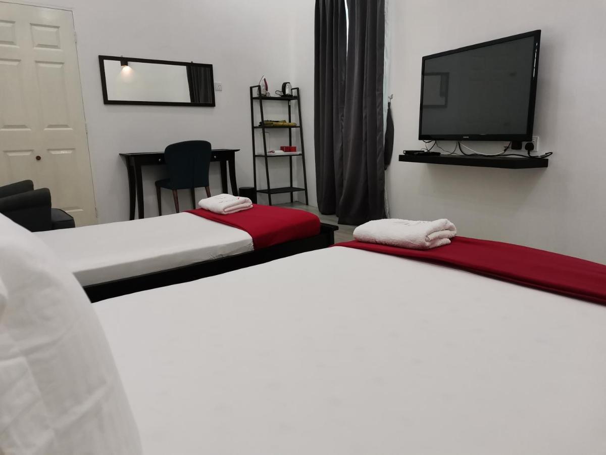 Homestay Roomstay Hj Esmon Uthm *