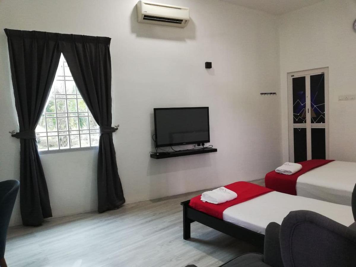 Roomstay Hj Esmon Uthm Homestay